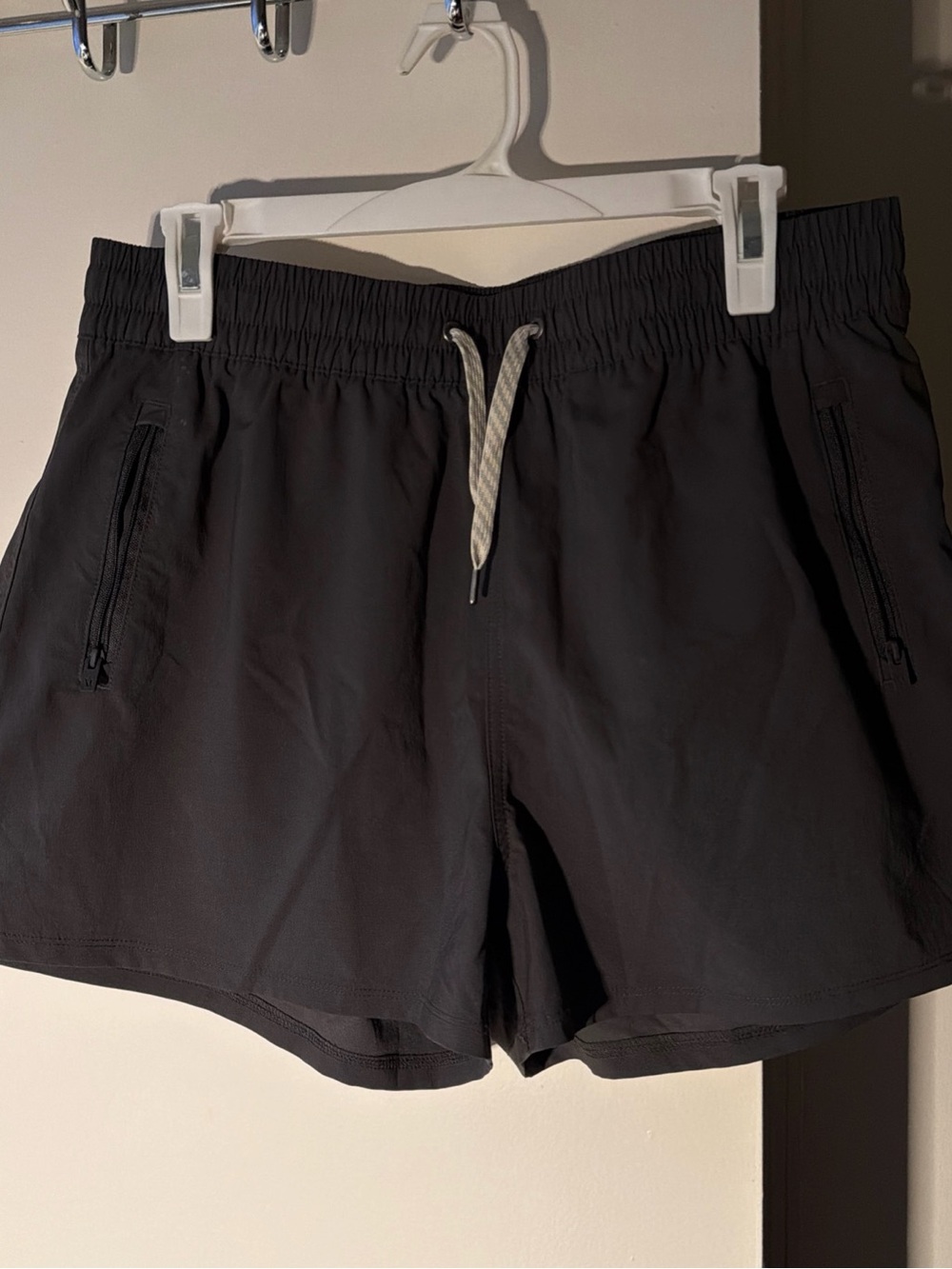 Vuori Birch Shorts W Sz L Gray Unlined Drawstring Zip Pocket Performance VW3142